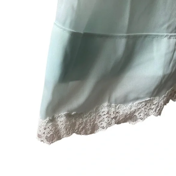 Vintage 50s/60s  women’s short light blue with white lace slip size 34 - Picture 9 of 9